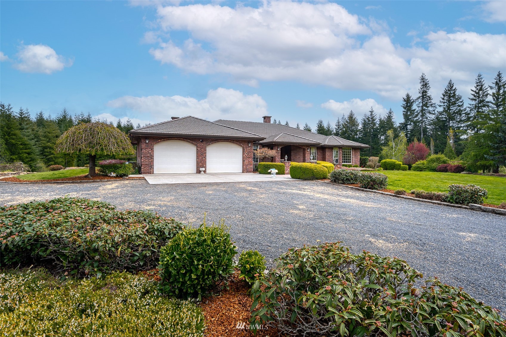 206 Haskins Road Chehalis, WA 98532 - Photo 33 of 38 a front view of a house with garden