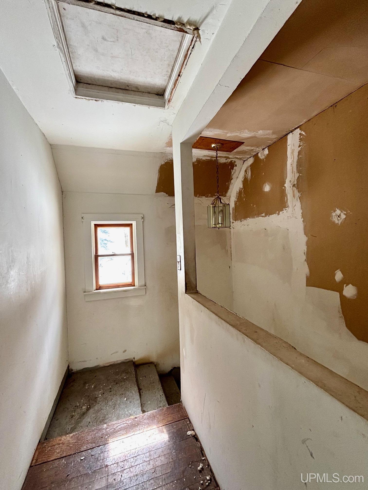 258 Hill Street Ishpeming, MI 49849 - Photo 8 of 13