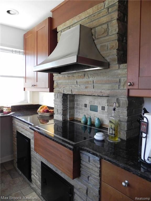 4021 Amherst Road Royal Oak, MI 48073 - Photo 3 of 34