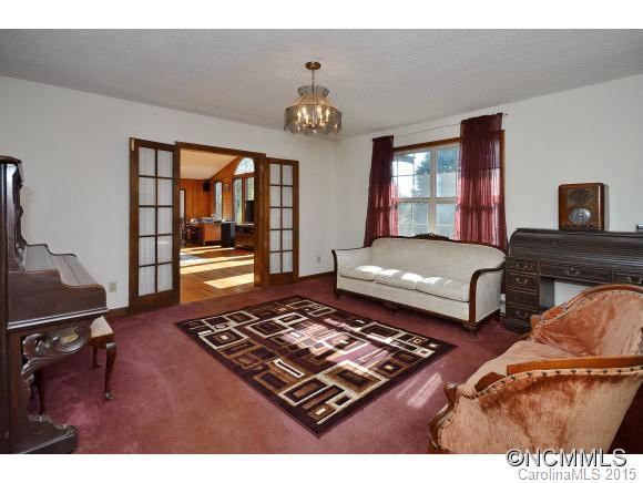 387 Old Newfound Road Leicester, NC 28748 - Photo 2 of 19 Gallery Image 2