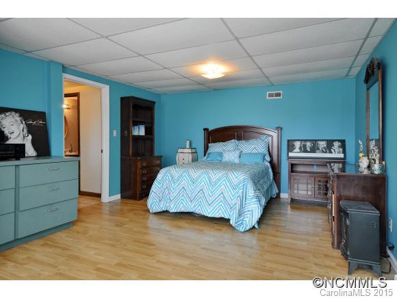387 Old Newfound Road Leicester, NC 28748 - Photo 12 of 19 Gallery Image 12