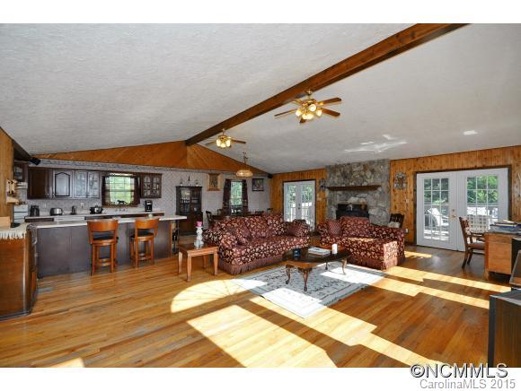 387 Old Newfound Road Leicester, NC 28748 - Photo 4 of 19 Gallery Image 4