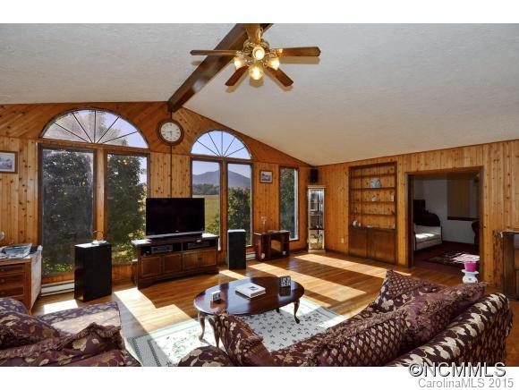 387 Old Newfound Road Leicester, NC 28748 - Photo 5 of 19 Gallery Image 5
