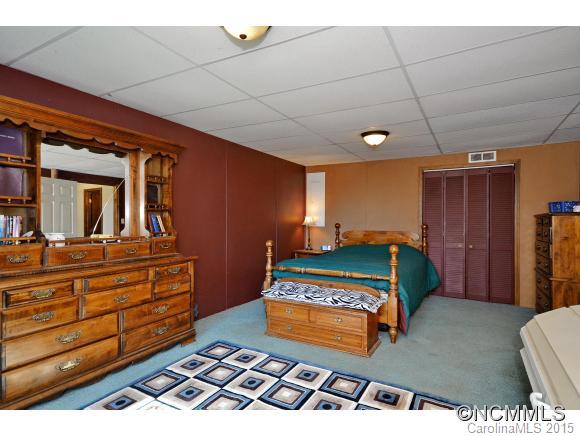 387 Old Newfound Road Leicester, NC 28748 - Photo 10 of 19 Gallery Image 10