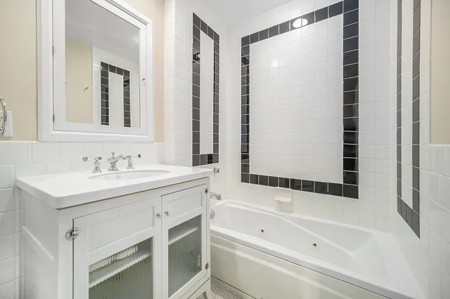 $4,500 | 431 South Ashley Street, Ann Arbor, MI 48104