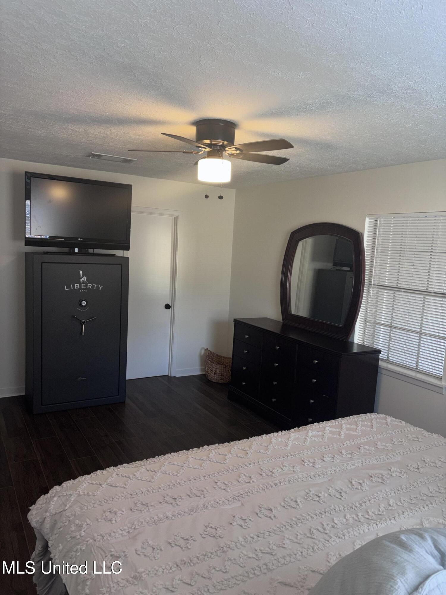 2607 Jennifer Drive Pearl, MS 39208 - Photo 16 of 29 Master Bedroom