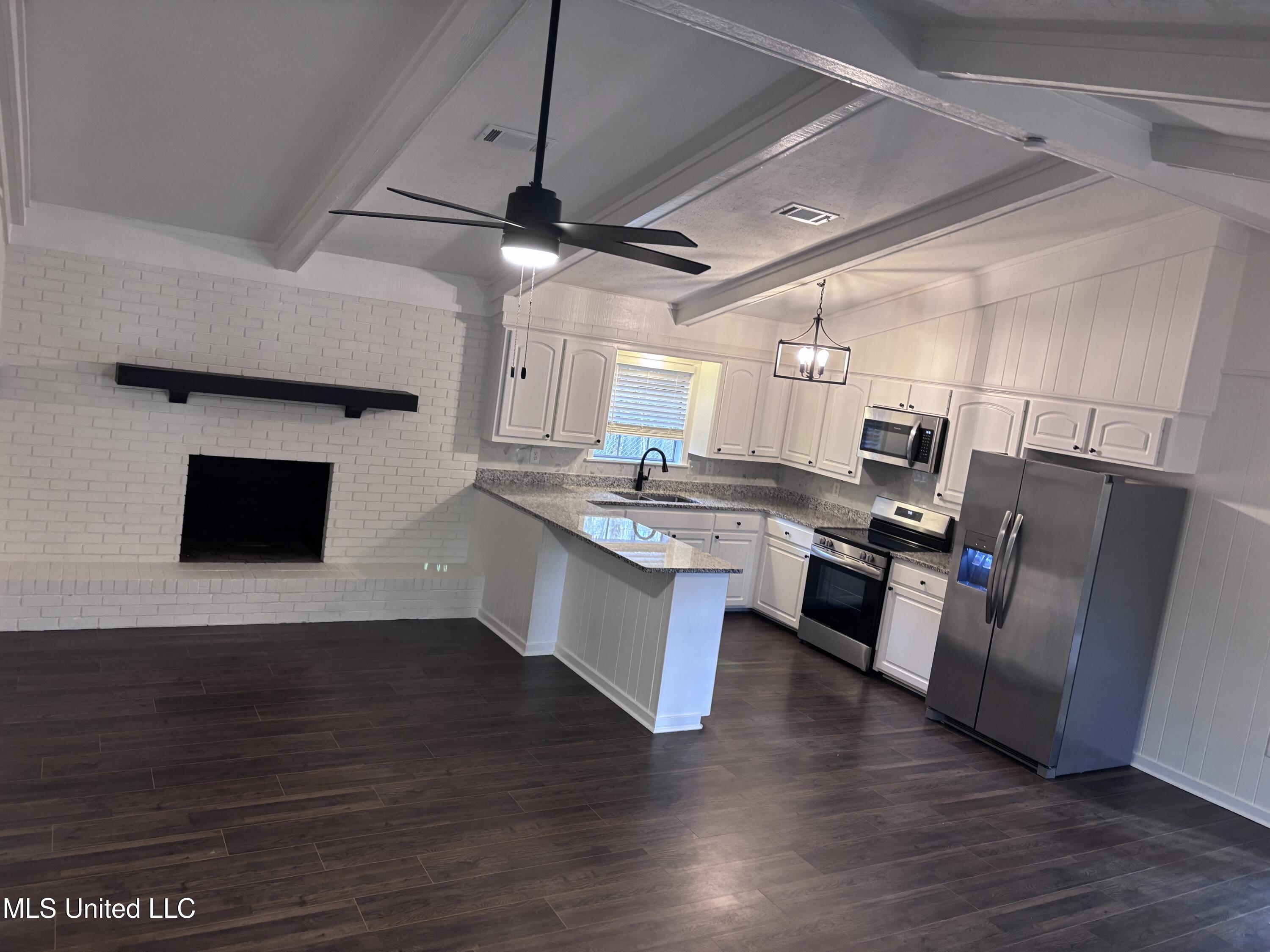 2607 Jennifer Drive Pearl, MS 39208 - Photo 9 of 29 Open Living/Kitchen/Dining