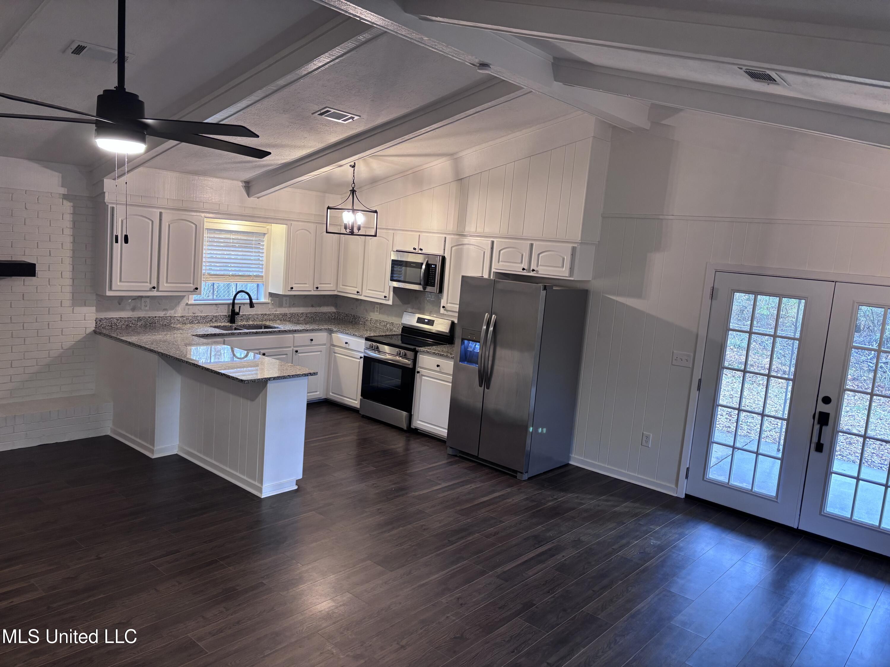 2607 Jennifer Drive Pearl, MS 39208 - Photo 10 of 29 Open Kitchen/Living/Dining