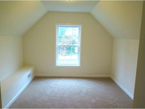 225 Fox Run, Unit 4 Colchester, VT 05446 - Photo 21 of 36 Gallery Image 21