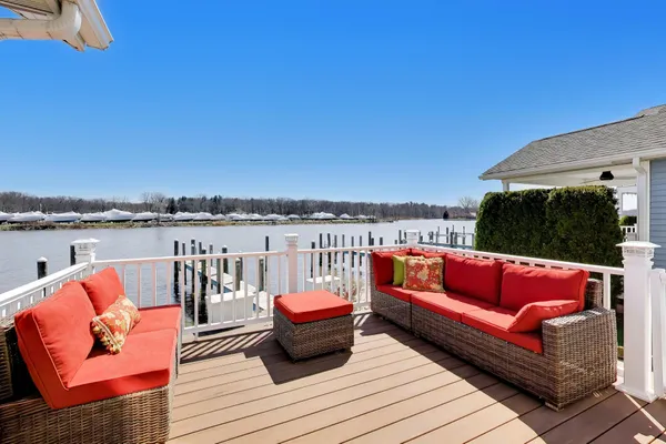 $700,000 | 425 Island Pointe Drive, St. Joseph, MI 49085