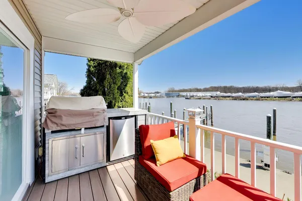 $700,000 | 425 Island Pointe Drive, St. Joseph, MI 49085