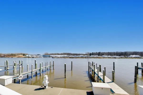 $700,000 | 425 Island Pointe Drive, St. Joseph, MI 49085