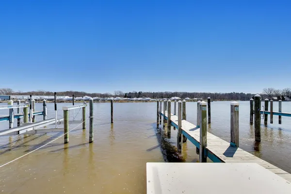 $700,000 | 425 Island Pointe Drive, St. Joseph, MI 49085