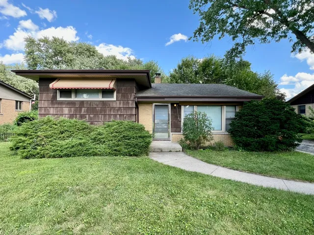 $322,000 | 12513 South McVickers Avenue, Palos Heights, IL 60463