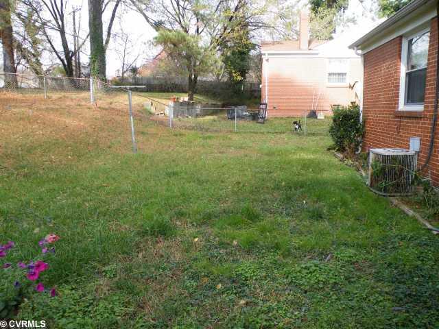 5808 West Rois Road Richmond, VA 23227 - Photo 11 of 11 Yard/Garden - Huge backyard with .27 Acre!