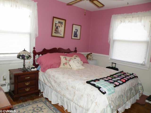 5808 West Rois Road Richmond, VA 23227 - Photo 5 of 11 Bedroom - Lots of closets, plus extra rooms provide lots of storage