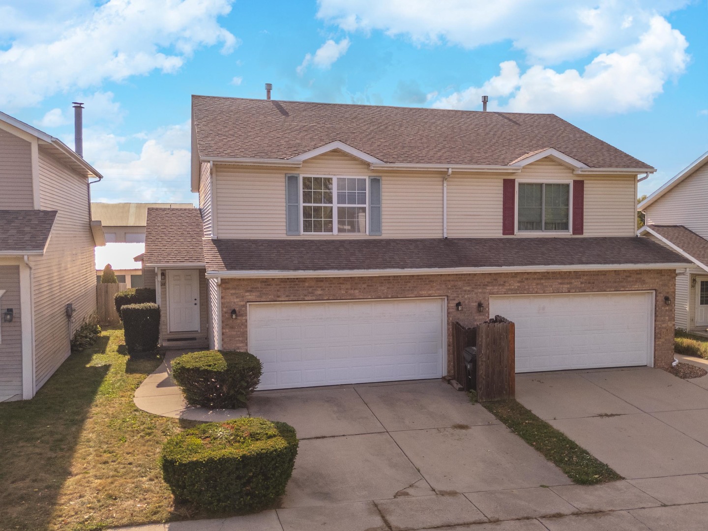 26 Vermont Avenue Bloomington, IL 61701 - Photo 2 of 37 a house view with a outdoor space