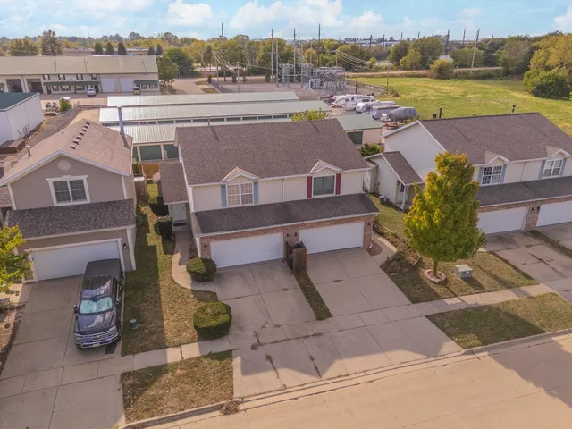 $249,900 | 26 Vermont Avenue, Bloomington, IL 61701