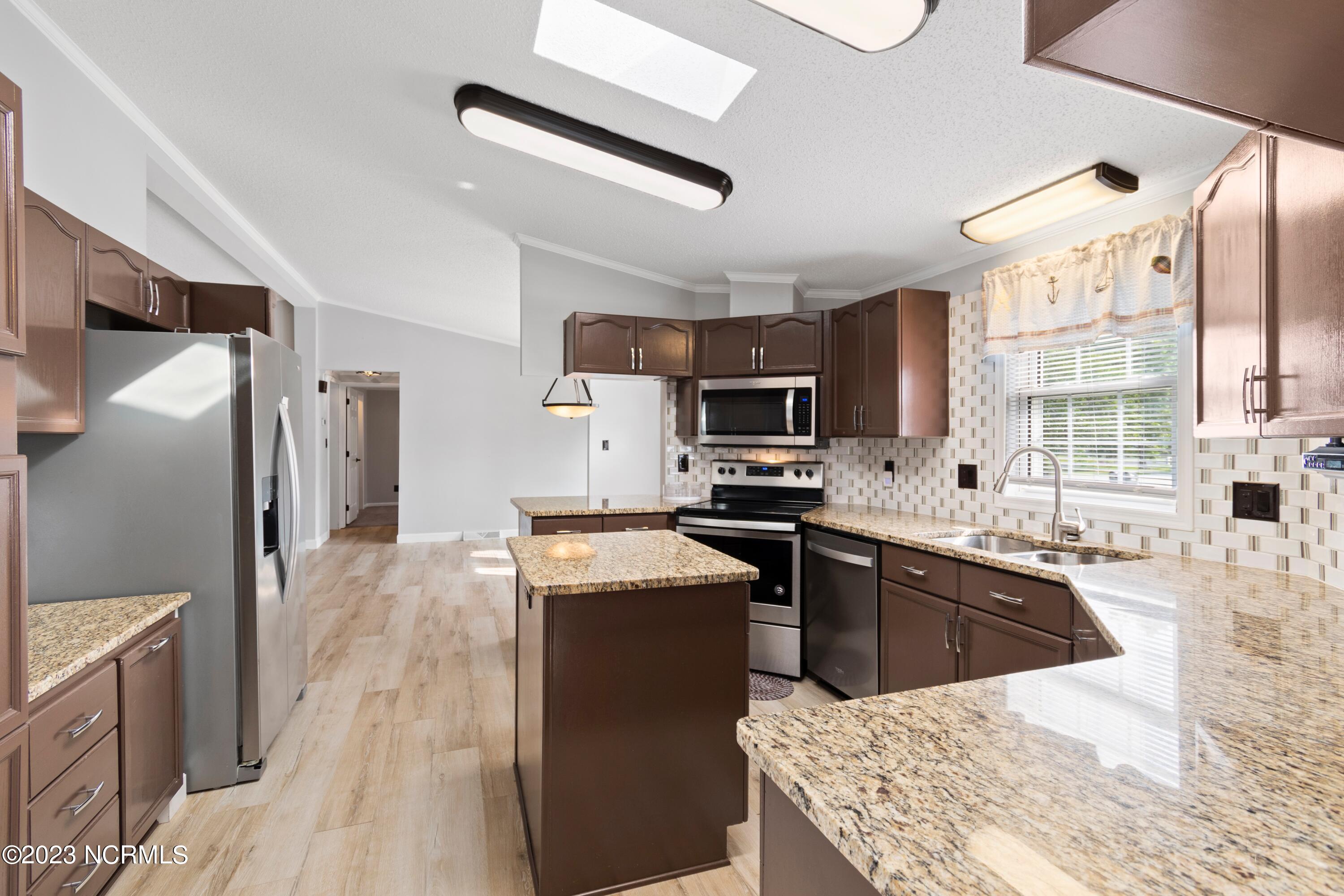 1014 Waterview Lane Southwest Calabash, NC 28467 - Photo 9 of 35 Kitchen