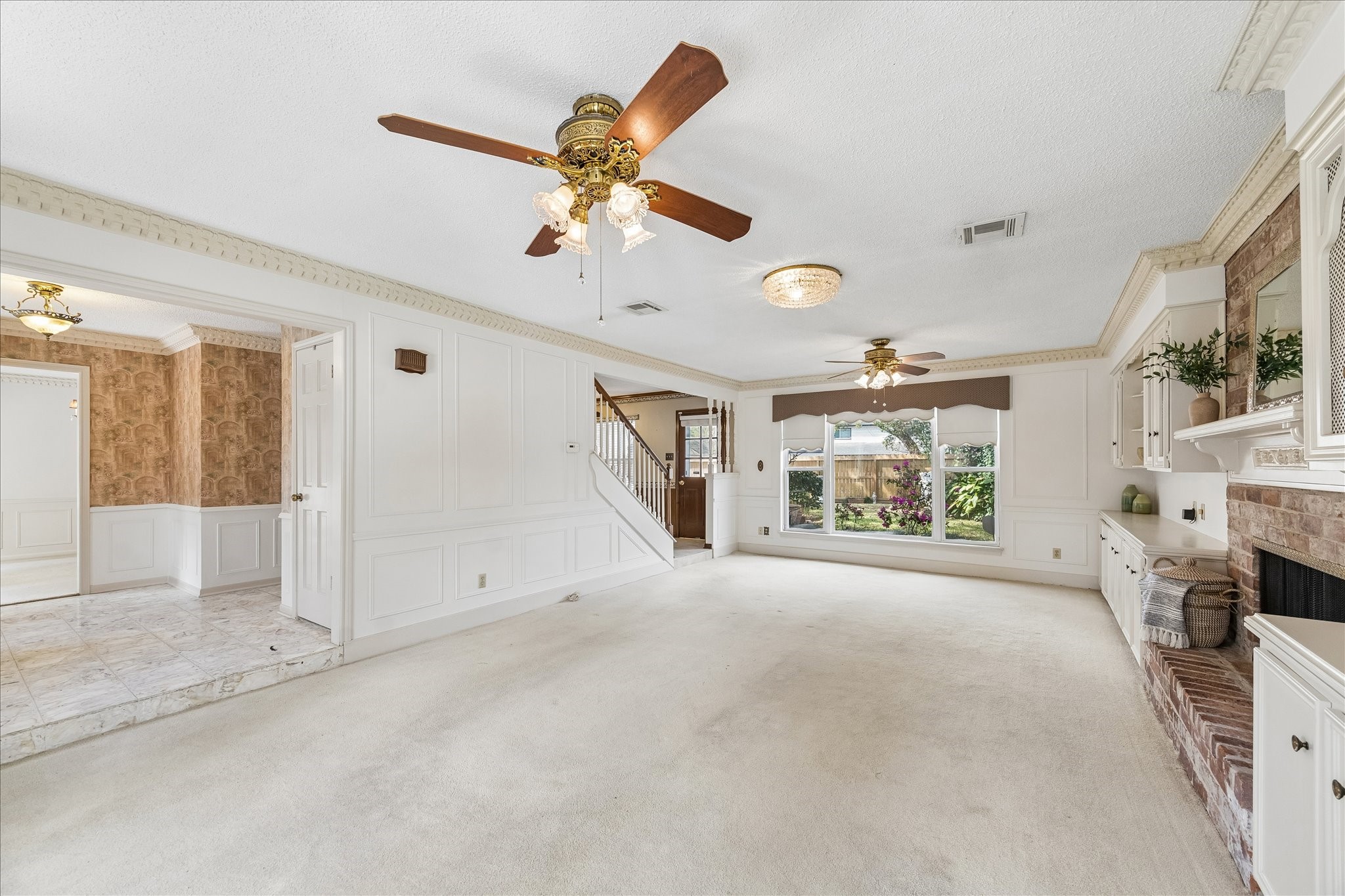 322 Enchanted River Drive Spring, TX 77388 - Photo 10 of 28 a view of livingroom with furniture and a ceiling fan
