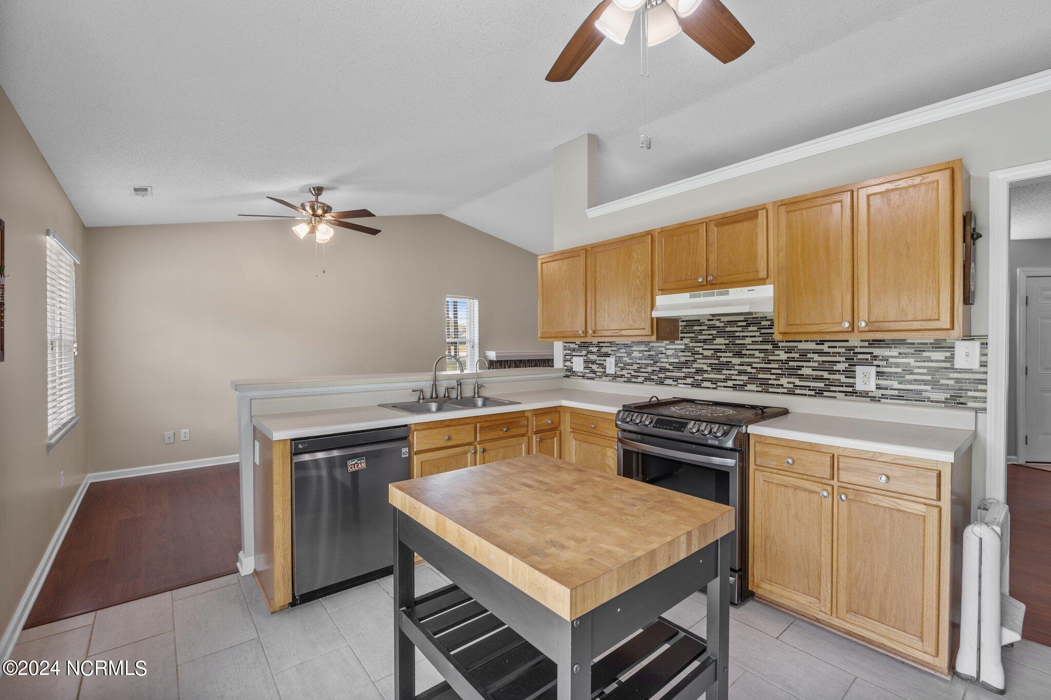 128 Fodder Drive Hubert, NC 28539 - Photo 11 of 28 12-web-or-mls-470A3260