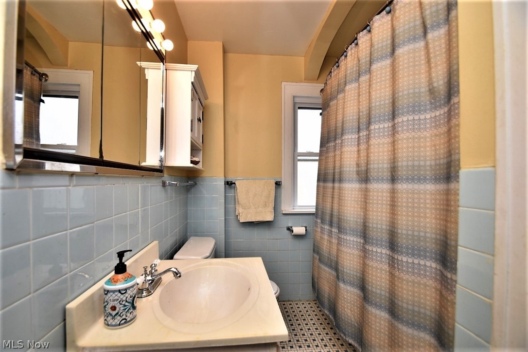 2187 Cranston Road Cleveland, OH 44118 - Photo 21 of 31