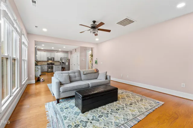 $2,850 | 204 Frontgate Drive, Cary, NC 27519