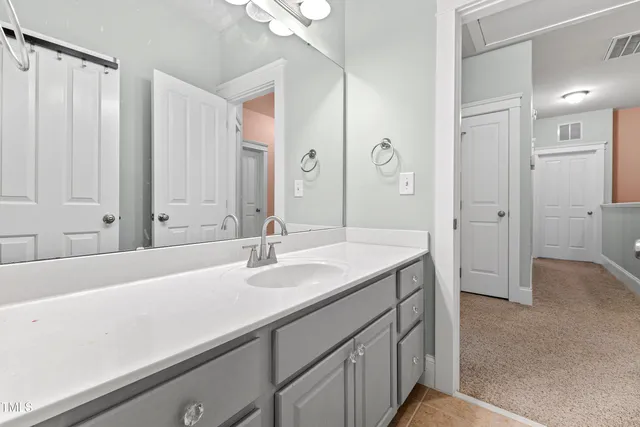 $2,850 | 204 Frontgate Drive, Cary, NC 27519