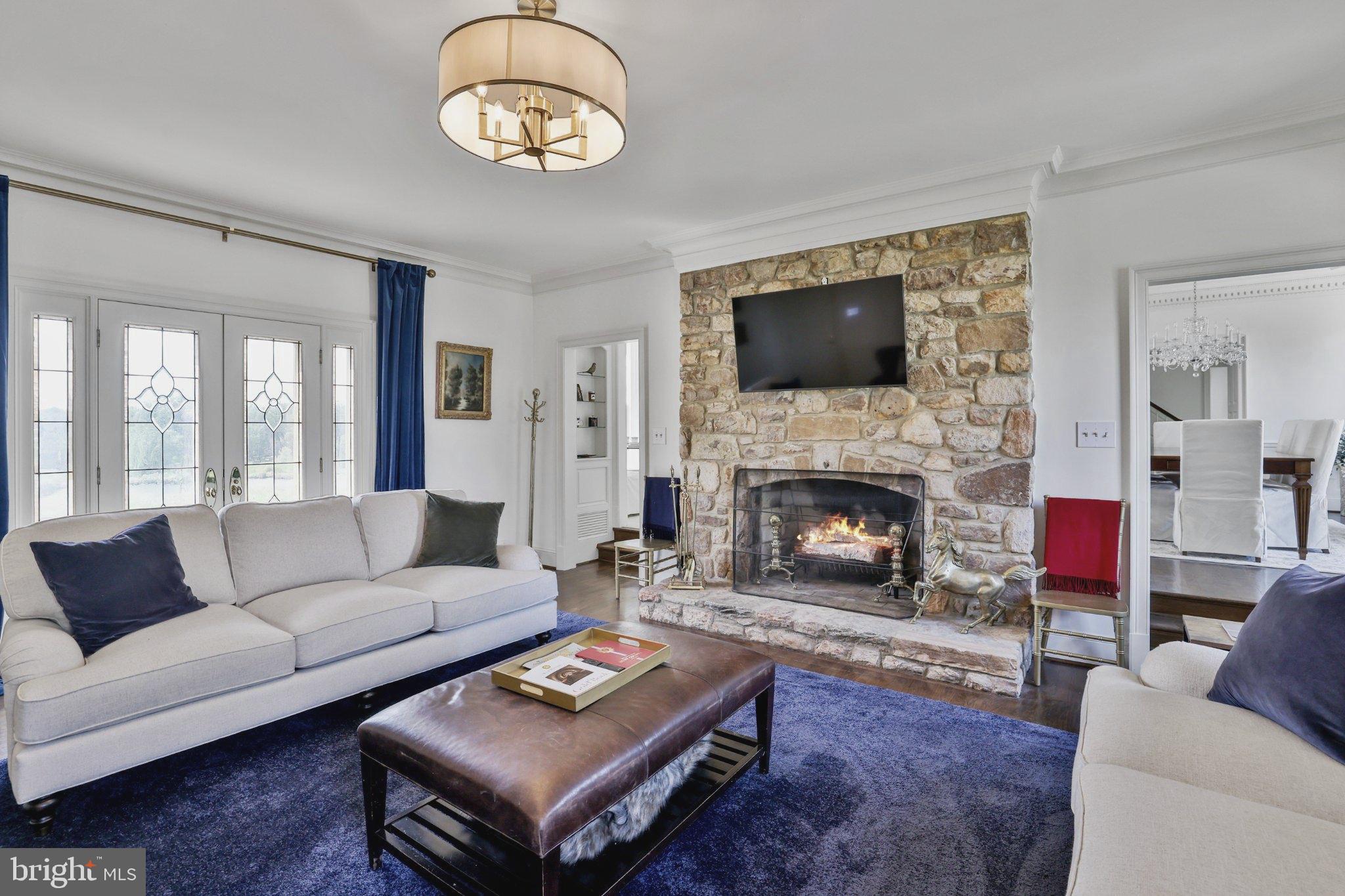3830 Zulla Road The Plains, VA 20198 - Photo 10 of 79 Family Room adjacent to kitchen and dining room