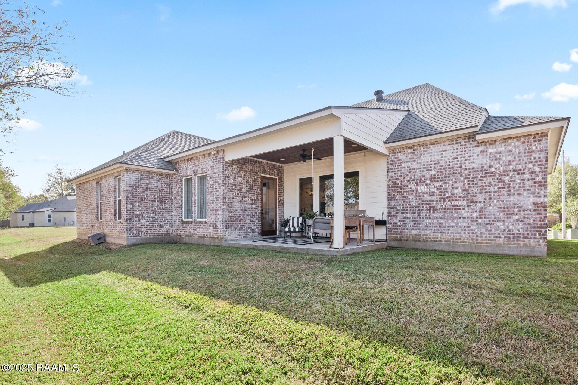 108 Sanctuary Lane Lafayette, LA 70503 - Photo 23 of 25 108 Sanctuary Ln-020