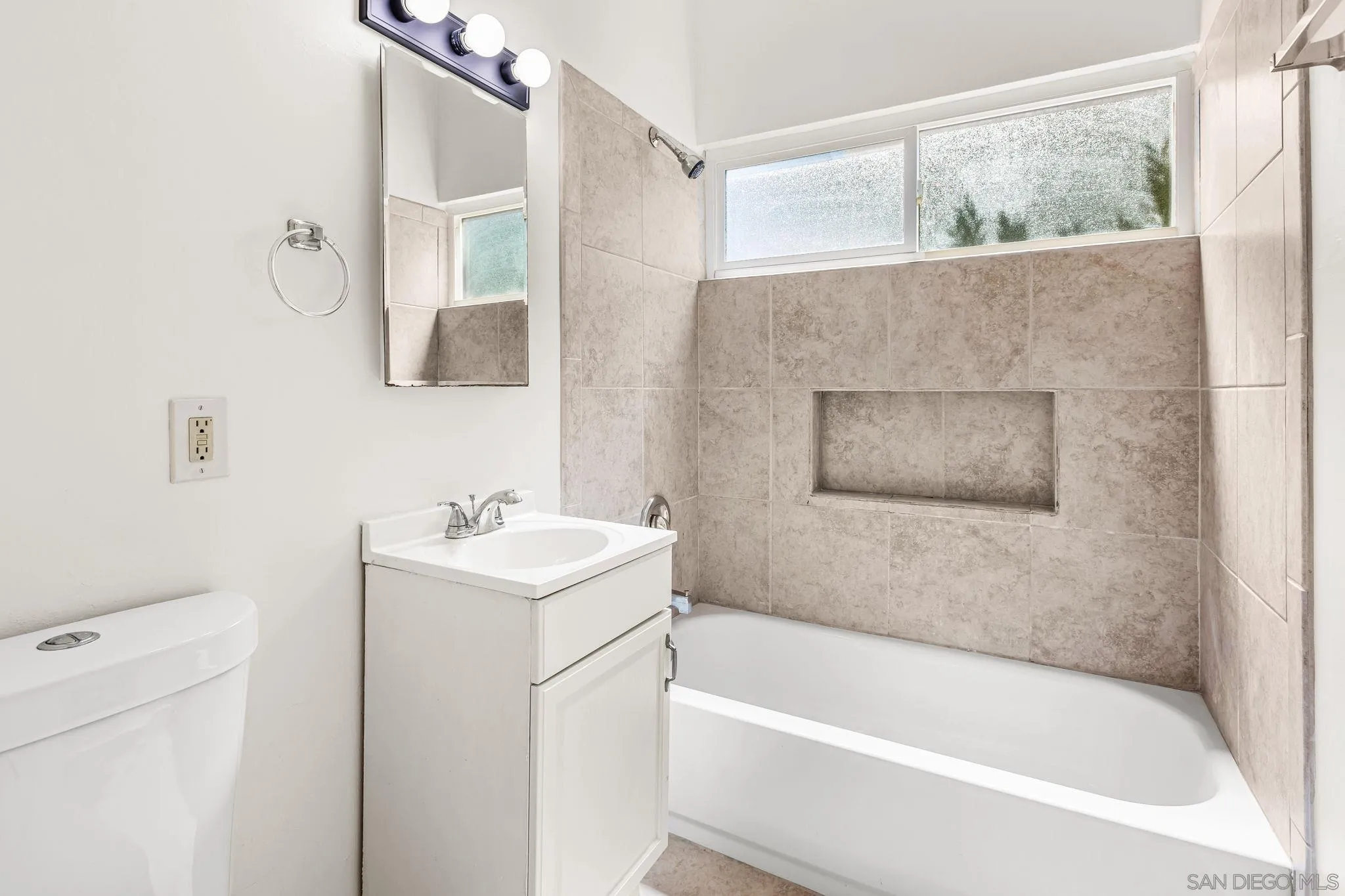13323 Frame Road Poway, CA 92064 - Photo 13 of 30 a bathroom with a sink and a bathtub