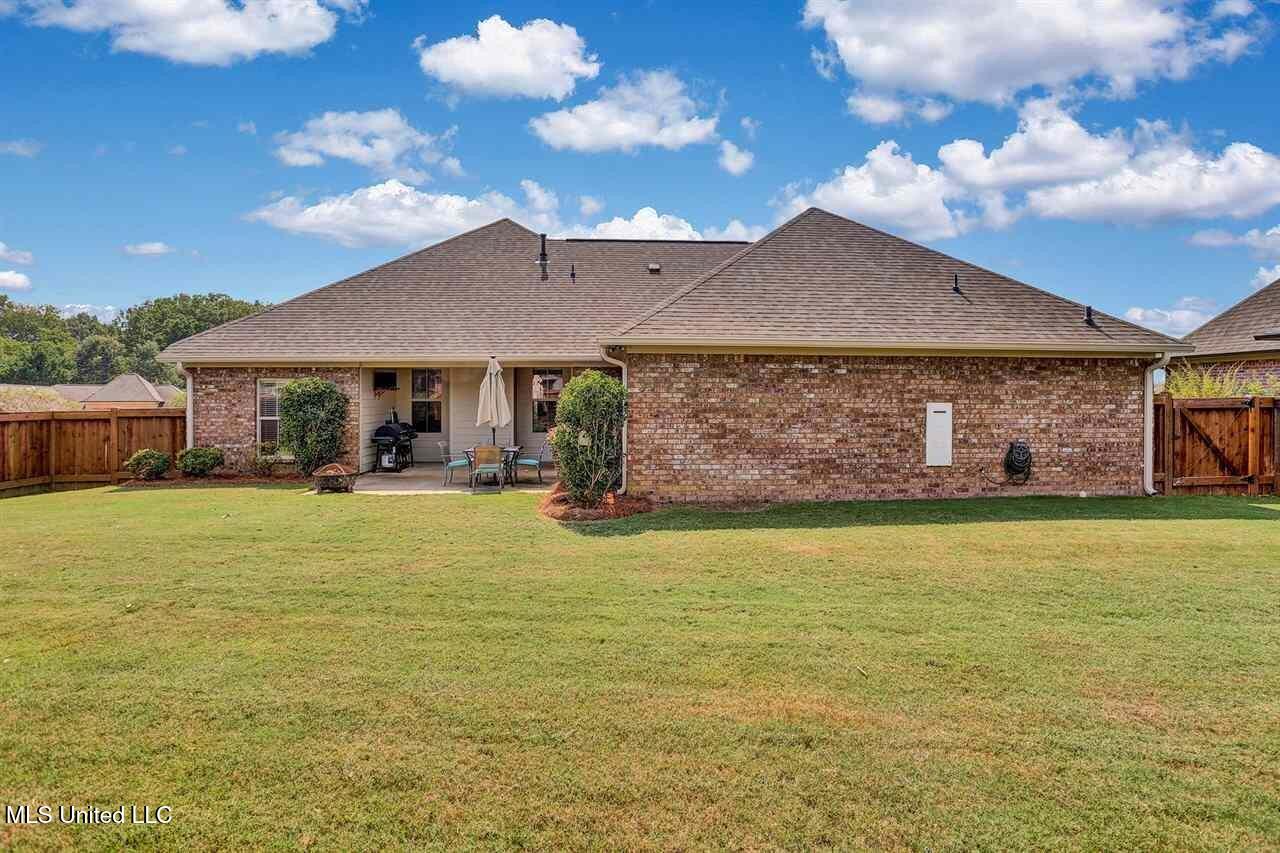 137 Camden Crossing Madison, MS 39110 - Photo 22 of 25 backyard