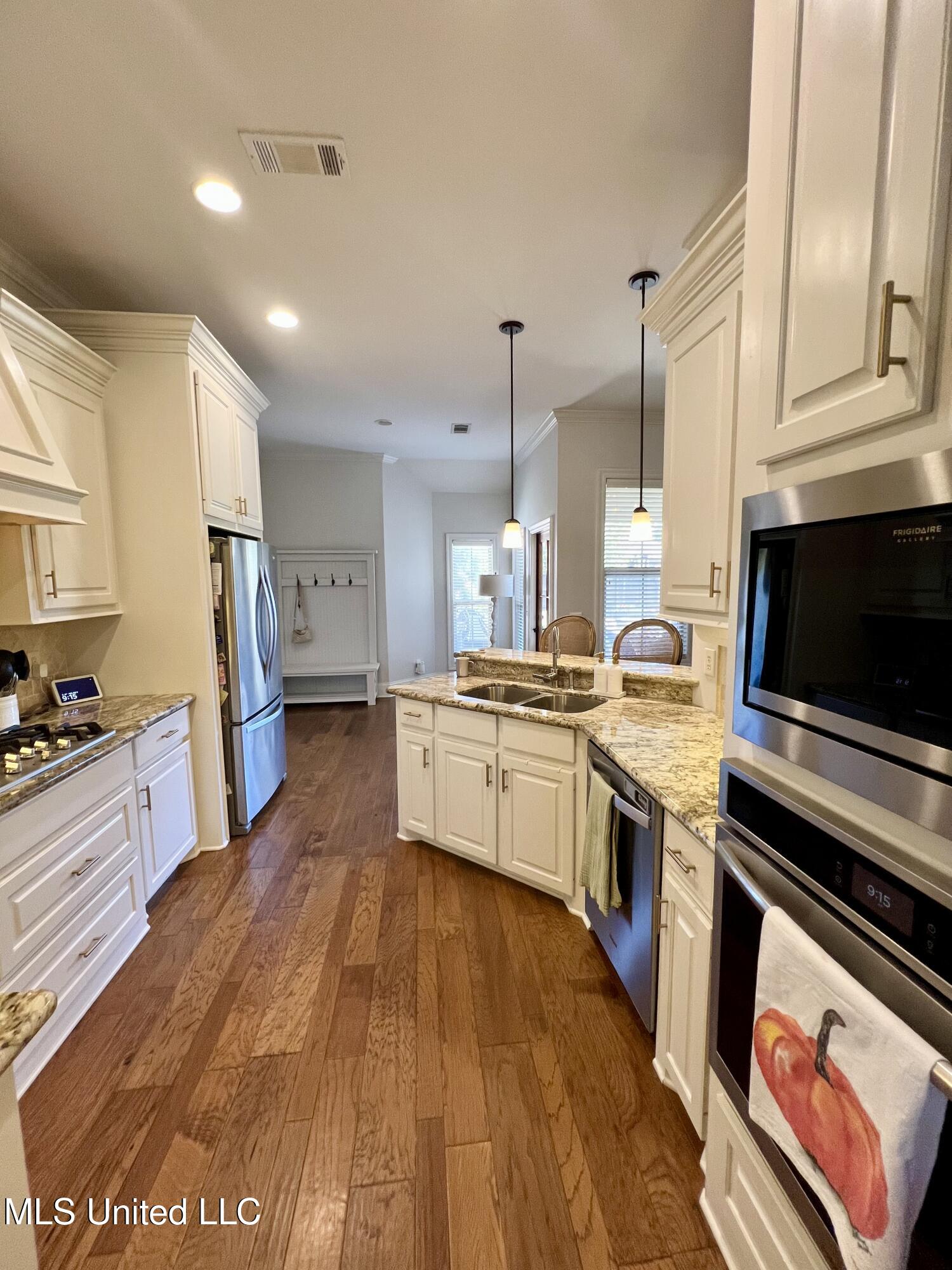 137 Camden Crossing Madison, MS 39110 - Photo 4 of 25 Kitchen