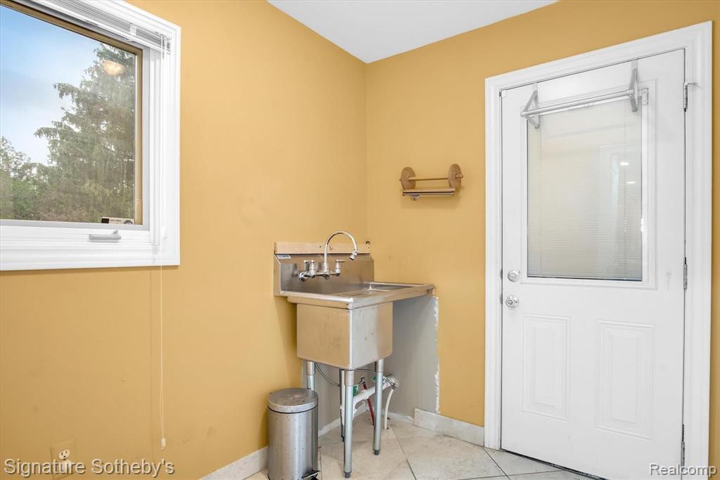 3178 Avalon Road Rochester, MI 48309 - Photo 27 of 54