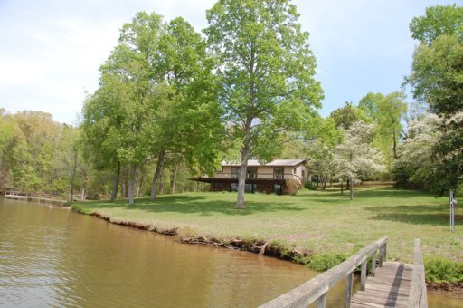 138 Hart Orchard Road Kingston, TN 37763 - Photo 16 of 26 level yard on water