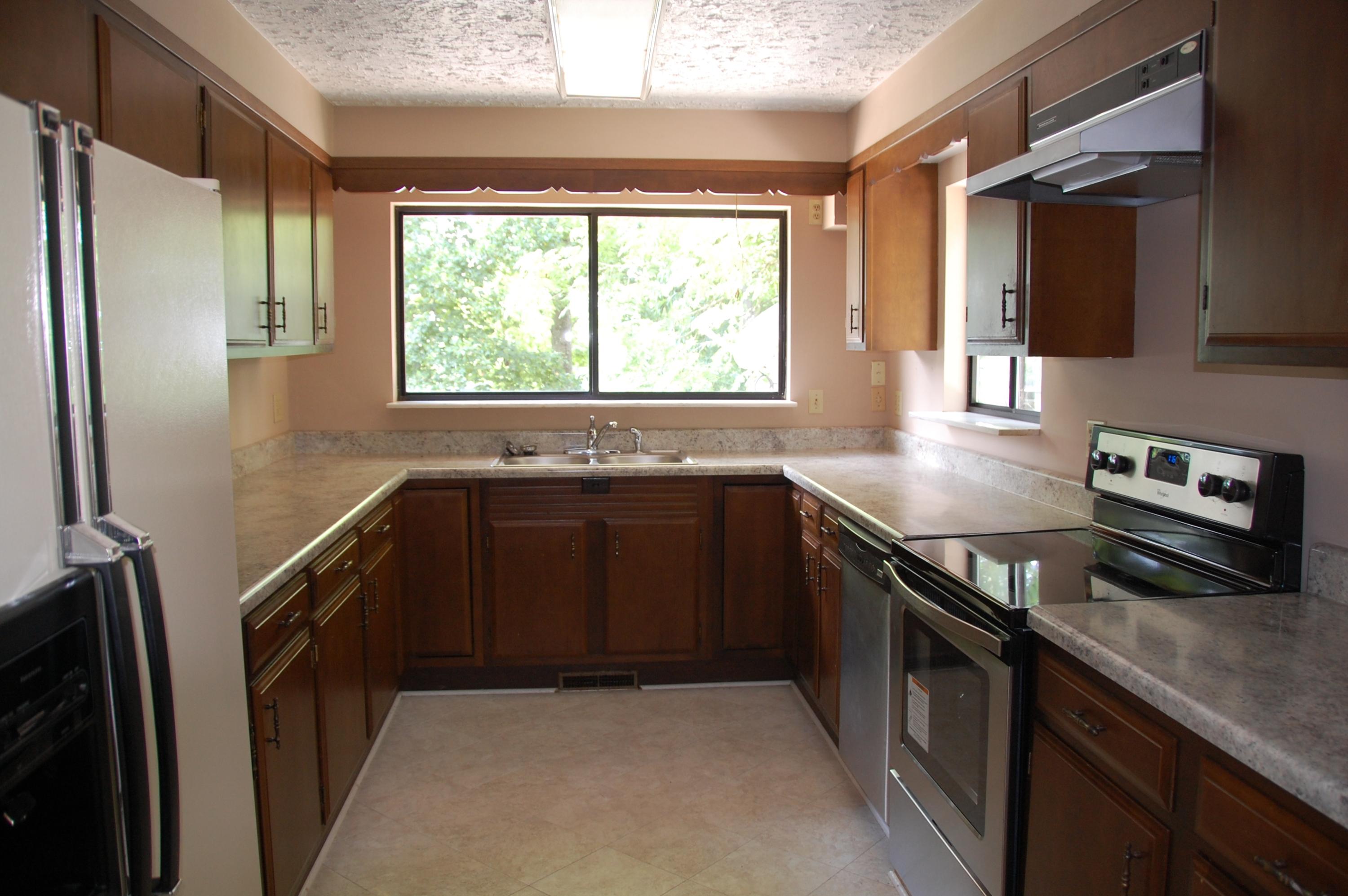 138 Hart Orchard Road Kingston, TN 37763 - Photo 23 of 26 upstairs kitchen