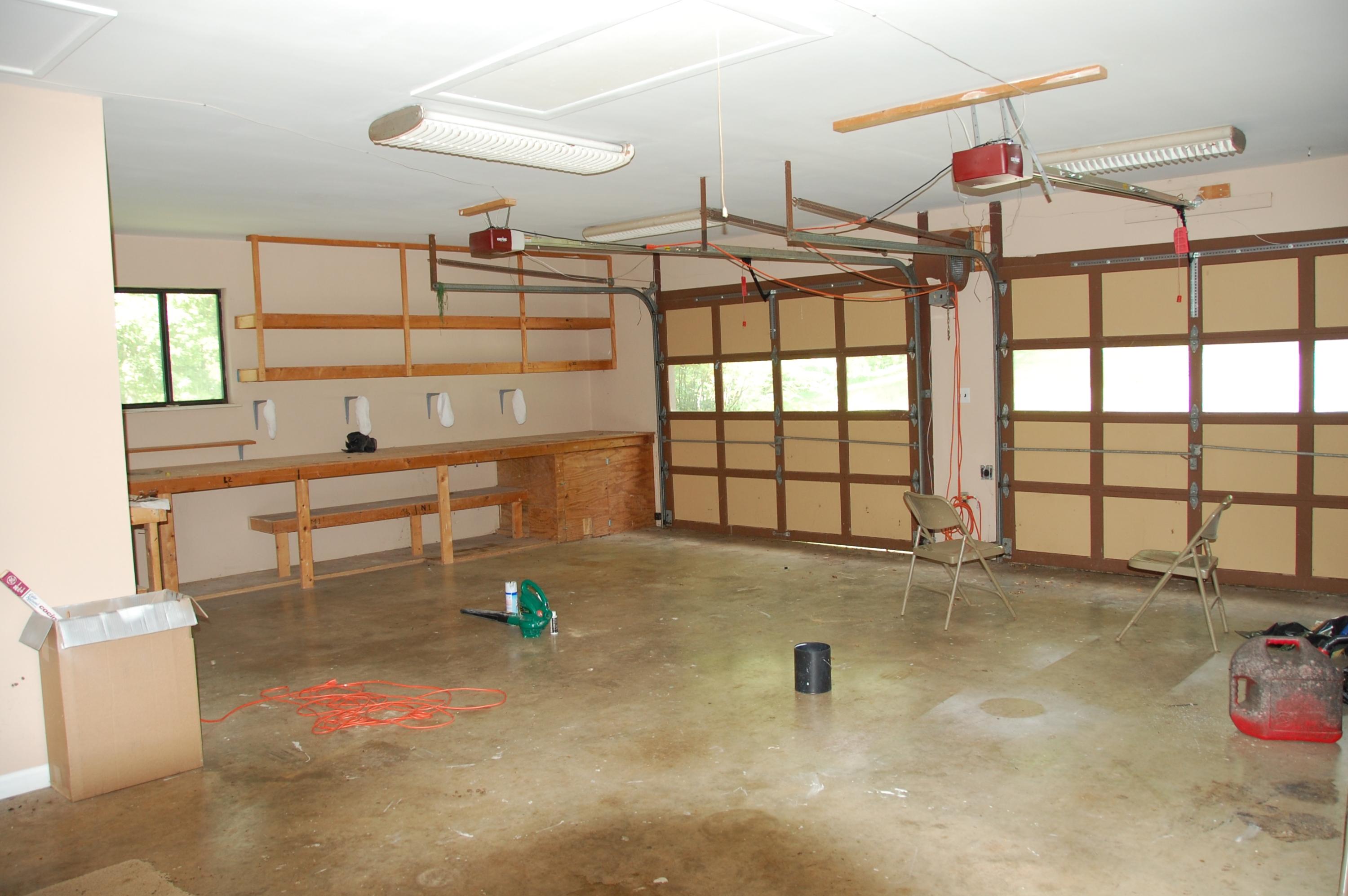 138 Hart Orchard Road Kingston, TN 37763 - Photo 24 of 26 oversized 2-car garage