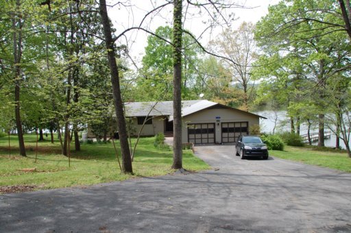 138 Hart Orchard Road Kingston, TN 37763 - Photo 5 of 26 View of home at end of driveway