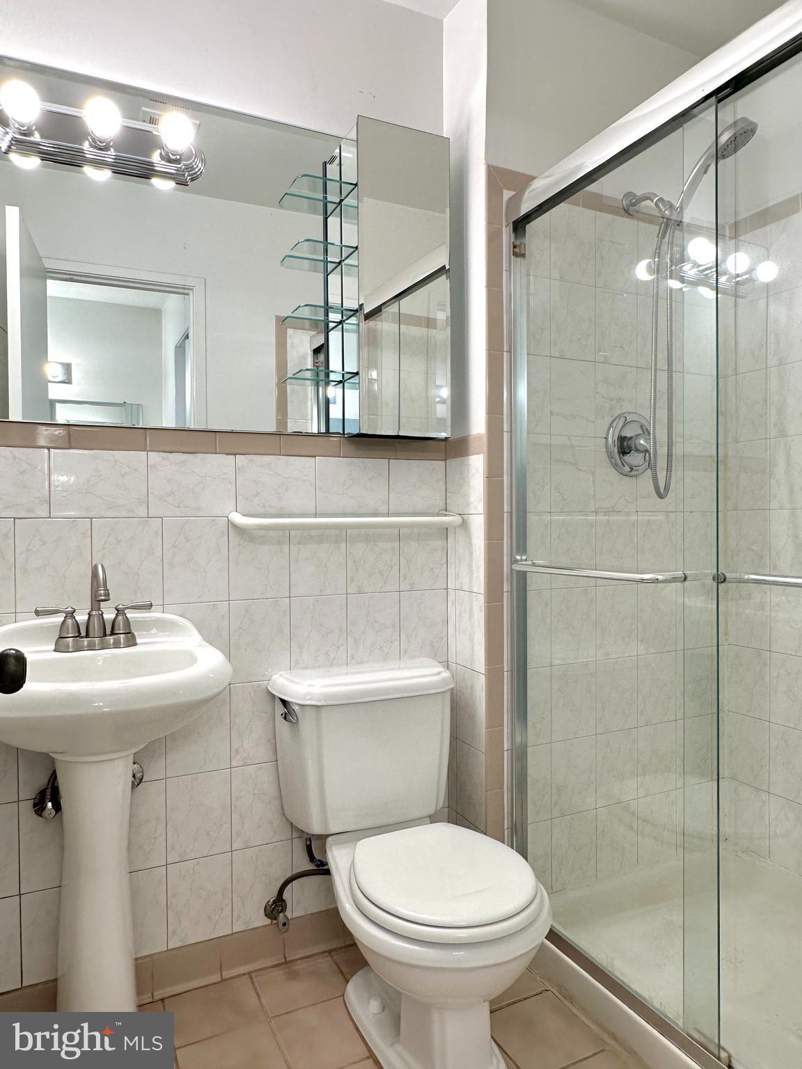 8119 Inverness Ridge Road Potomac, MD 20854 - Photo 19 of 42