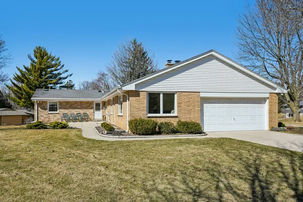 $574,500 | 15865 West Burleigh Boulevard, Brookfield, WI 53005