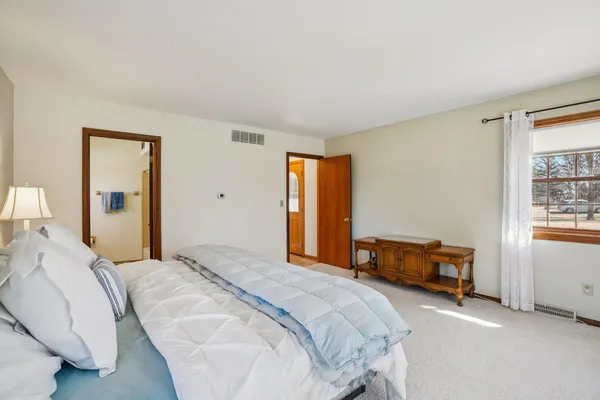 $574,500 | 15865 West Burleigh Boulevard, Brookfield, WI 53005