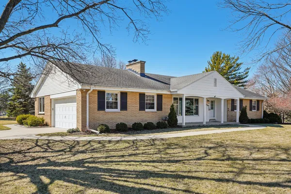 $574,500 | 15865 West Burleigh Boulevard, Brookfield, WI 53005