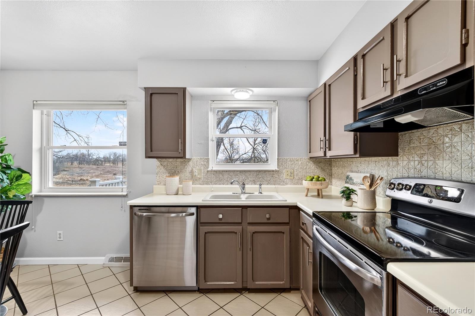 16221 West 56th Place Golden, CO 80403 - Photo 12 of 34