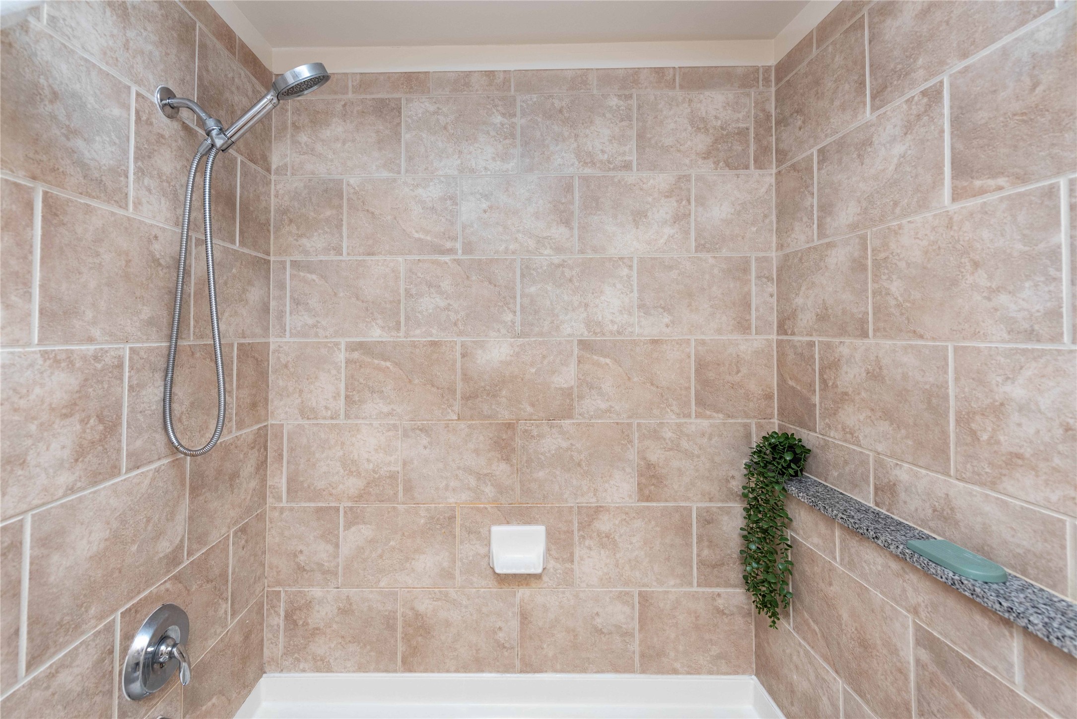 360 Nueces Street, Unit 1214 Austin, TX 78701 - Photo 18 of 38 Full bath with shower combination