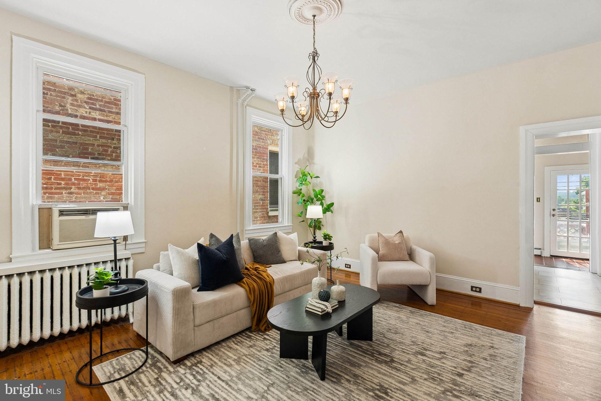 4018 Roland Avenue Baltimore, MD 21211 - Photo 9 of 42