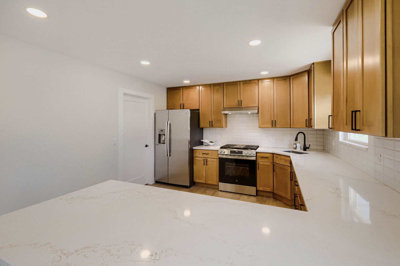 445 East Fullerton Avenue Addison, IL 60101 - Photo 9 of 22