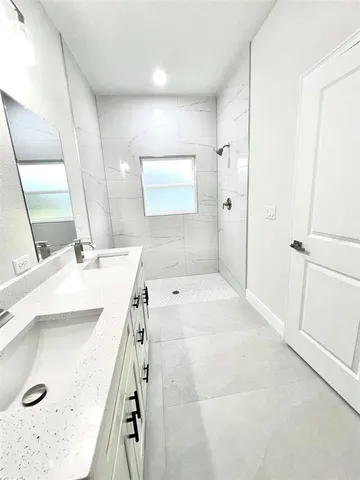 $1,640 | 5 Fisher Pl Drive, Ocklawaha, FL 32179