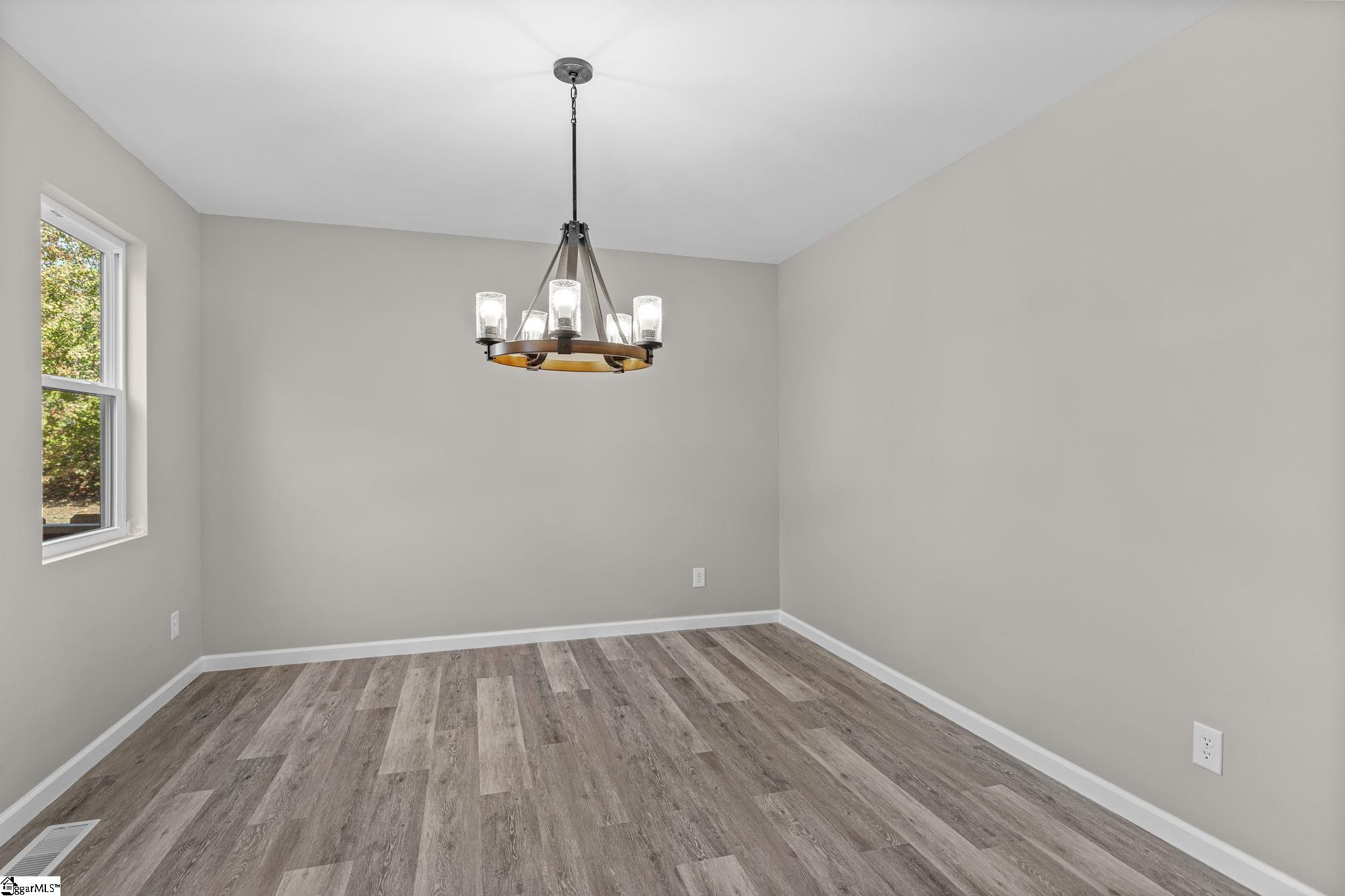 405 Allen Road Travelers Rest, SC 29690 - Photo 7 of 41