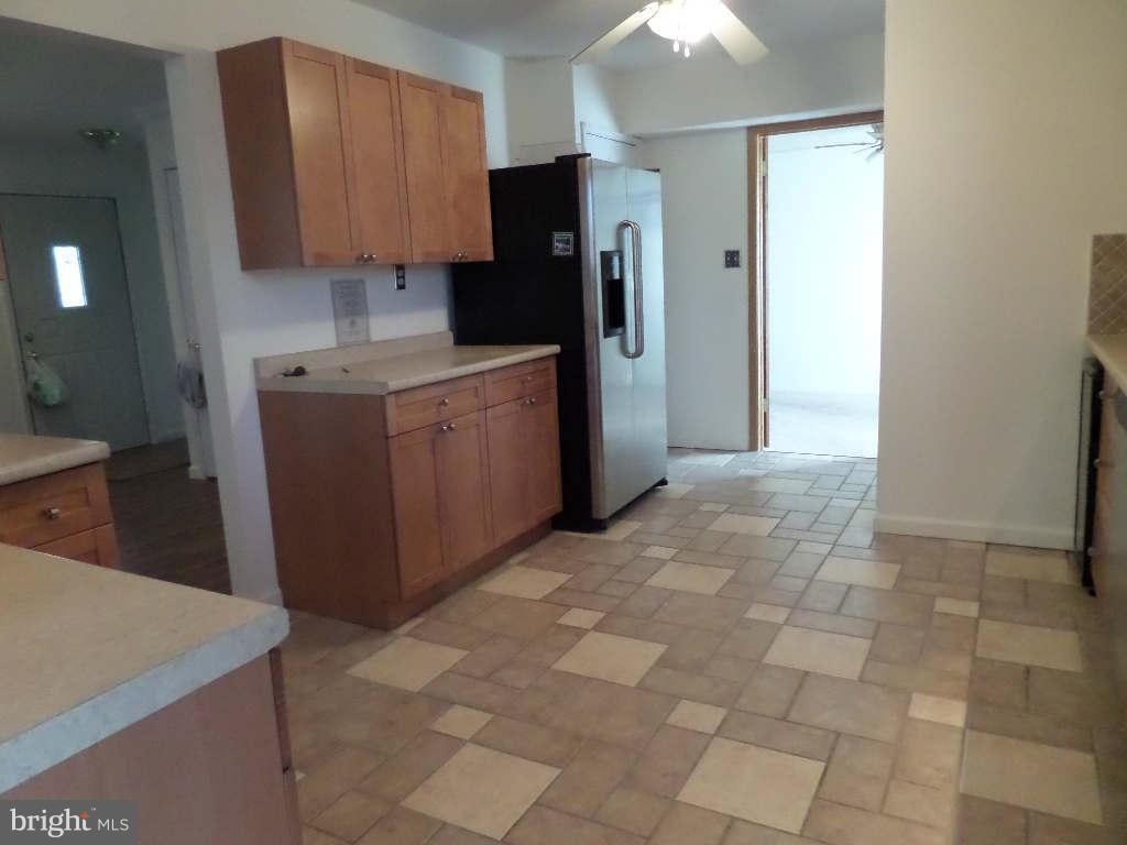 2014 Rolling Rd. Baltimore, MD 21244 - Photo 11 of 26 Kitchen