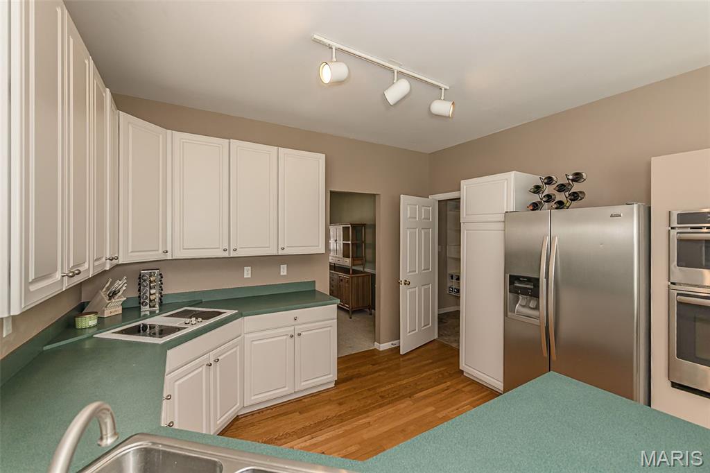573 Castle Ridge Drive Ballwin, MO 63021 - Photo 22 of 70 Gallery Image 22